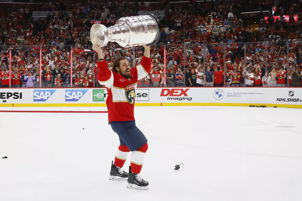 Former Black Bear Ryan Lomberg Hoists the Stanley Cup