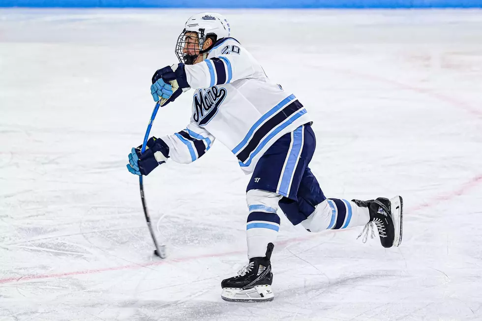 Maine Hockey Beats Stonehill 5-2